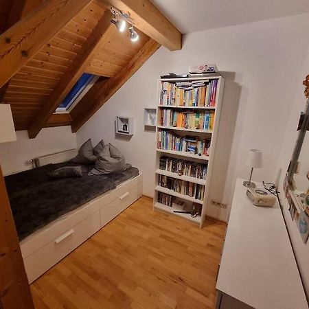 Gemuetliche Dachgeschosswohnung Erfurt Exterior foto
