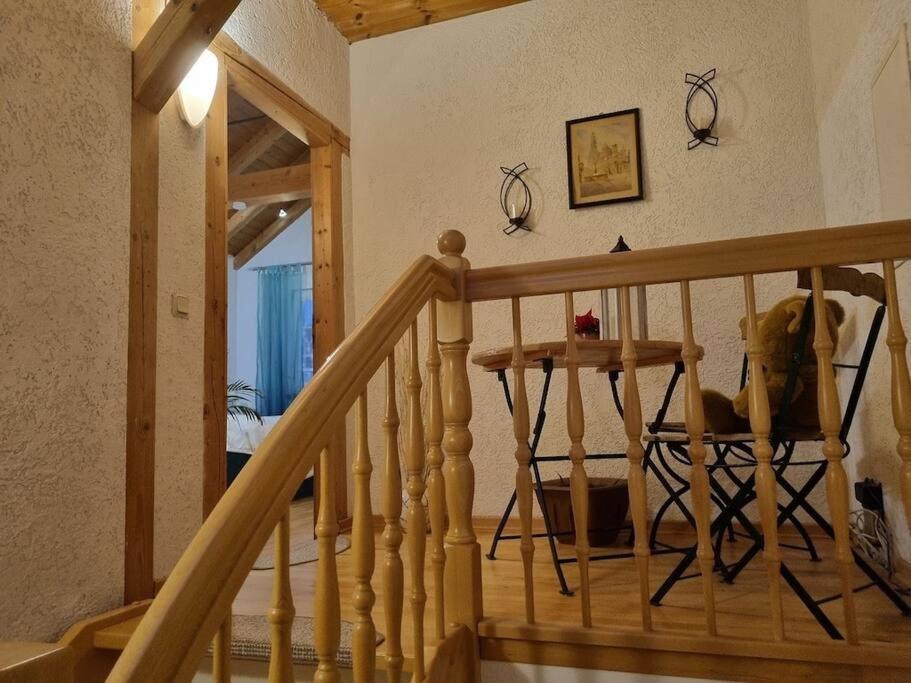 Gemuetliche Dachgeschosswohnung Erfurt Exterior foto